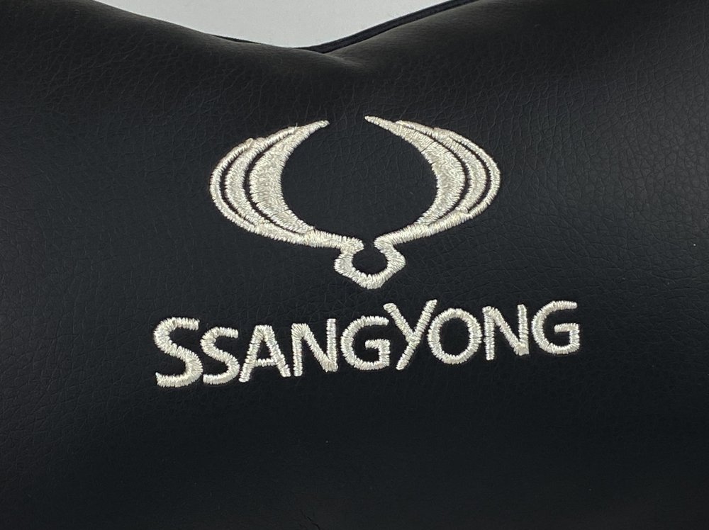 Подушка на подголовник из экокожи SsangYong