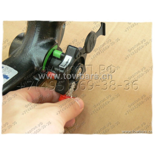 321736600001 WESTFALIA Фаркоп на Volkswagen Touareg 2002-2010, 2010-2018, Porsche Cayenne 2002-2010, 2010-2017. Быстросъемное вертикальное крепление шара на ключе. Нагрузки 3500/140 кг, масса фаркопа 34 кг