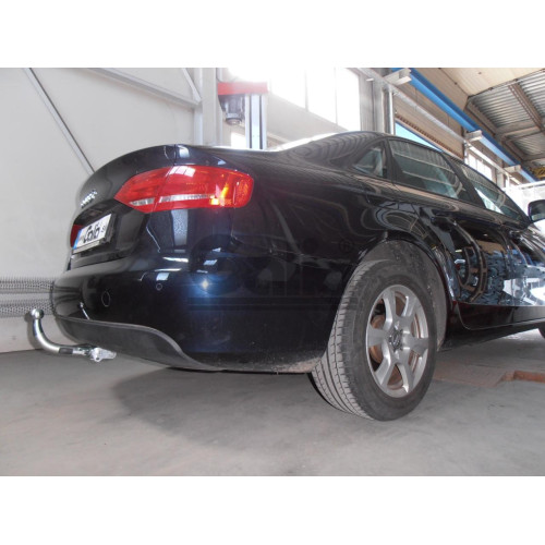 A047C GALIA Полностью оцинкованный фаркоп на Audi A4 B8 седан/универсал 2007-2015, Audi A4 Allroad 2009-2016, Audi A5 Sportback 2008-2016. Подрозетник убирается за бампер. Тип шара: C (горизонтальный съемный). Невидимый вырез бампера. Нагрузки: 2200/90 кг