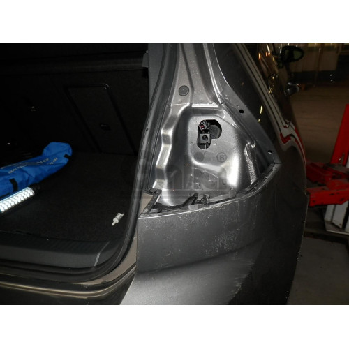 A048A GALIA Полностью оцинкованный фаркоп на Volkswagen Golf VII хетчбек 5 дверей 2013-2017, SEAT Leon хетчбек 5 дверей 2013-2017, Audi A3 хетчбек 3/5 дверей 2012-2020. Подрозетник убирается за бампер. Тип шара: A. Подрезка бампера. Нагрузки 2000/80 кг, м