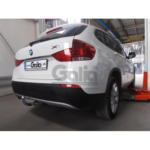 B018A GALIA Полностью оцинкованный фаркоп на BMW X1 E84 2009-2015, кроме M-обвеса. Подрозетник убирается за бампер. Тип шара: A. Без выреза бампера. Нагрузки: 2000/85 кг, масса фаркопа 12,72 кг