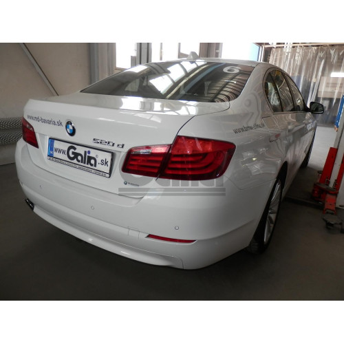 B020A GALIA Полностью оцинкованный фаркоп на BMW 5-Series седан F10 / универсал F11 2010-2016, BMW 5-Series GT F07 2010-2017. Подрозетник убирается за бампер. Тип шара: A. Невидимый вырез бампера. Нагрузки: 2200/100 кг, масса фаркопа 14,42 кг