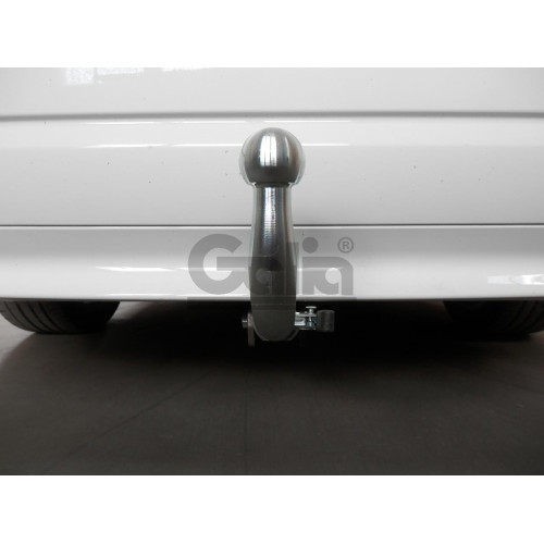 B020A GALIA Полностью оцинкованный фаркоп на BMW 5-Series седан F10 / универсал F11 2010-2016, BMW 5-Series GT F07 2010-2017. Подрозетник убирается за бампер. Тип шара: A. Невидимый вырез бампера. Нагрузки: 2200/100 кг, масса фаркопа 14,42 кг