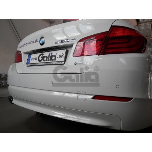 B020A GALIA Полностью оцинкованный фаркоп на BMW 5-Series седан F10 / универсал F11 2010-2016, BMW 5-Series GT F07 2010-2017. Подрозетник убирается за бампер. Тип шара: A. Невидимый вырез бампера. Нагрузки: 2200/100 кг, масса фаркопа 14,42 кг