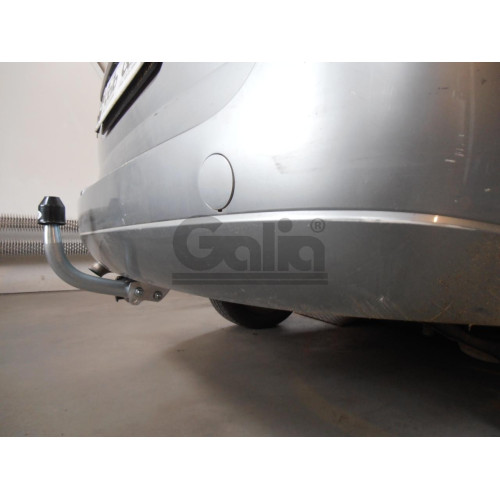 F049C GALIA Полностью оцинкованный фаркоп на Ford Focus I универсал 1998-2004. Тип шара: C (горизонтальный съемный). Установка без снятия и выреза бампера. Нагрузки: 1300/65 кг, масса фаркопа 17,77 кг