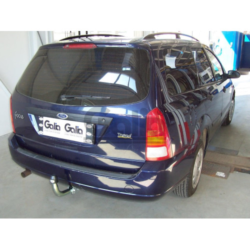 F049C GALIA Полностью оцинкованный фаркоп на Ford Focus I универсал 1998-2004. Тип шара: C (горизонтальный съемный). Установка без снятия и выреза бампера. Нагрузки: 1300/65 кг, масса фаркопа 17,77 кг