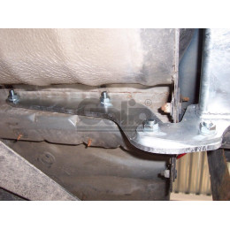F097C GALIA Полностью оцинкованный фаркоп на Ford Mondeo седан/хетчбек 2000-2006. Подрозетник убирается за бампер. Тип шара: C (горизонтальный съемный). Не