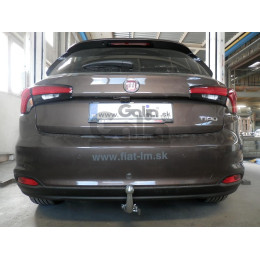 F132A GALIA Полностью оцинкованный фаркоп на FIAT Tipo хетчбек 2016-. Подрозетник убирается за бампер. Тип шара: A. Невидимый вырез бампера. Нагрузки: 1600