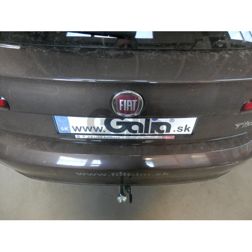F132A GALIA Полностью оцинкованный фаркоп на FIAT Tipo хетчбек 2016-. Подрозетник убирается за бампер. Тип шара: A. Невидимый вырез бампера. Нагрузки: 1600/100 кг, масса фаркопа 15,32 кг
