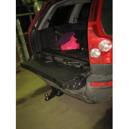 FA 0471-E Бизон Фаркоп на Volvo XC90 2003-2015. Требуется подрезка бампера. Тип шара: E (легкосъемный шар под квадрат). Нагрузки: 3000/120 кг. Не комплектуется 