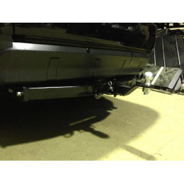 FA 0970-E Бизон Фаркоп на Mitsubishi Outlander XL 2007-2012 без подрезки бампера. Тип шара: E (легкосъемный шар под квадрат). Нагрузки: 3200/120 кг. Не комплектуется 