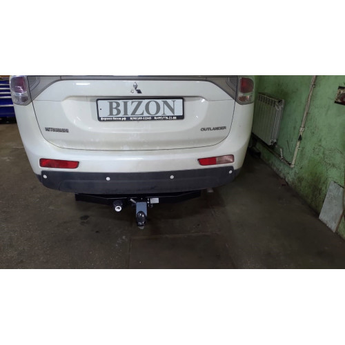 FA 0995-E Бизон Фаркоп на Mitsubishi Outlander 2012-2022 без подрезки бампера. Тип шара: E (легкосъемный шар под квадрат). Нагрузки: 3200/120 кг. Не комплектуется электрикой