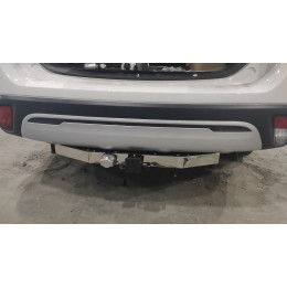 FA 0995-E Бизон Фаркоп на Mitsubishi Outlander 2012-2022 без подрезки бампера. Тип шара: E (легкосъемный шар под квадрат). Нагрузки: 3200/120 кг. Не комплектуется эл