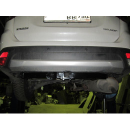 FA 0995-E Бизон Фаркоп на Mitsubishi Outlander 2012-2022 без подрезки бампера. Тип шара: E (легкосъемный шар под квадрат). Нагрузки: 3200/120 кг. Не комплектуется эл
