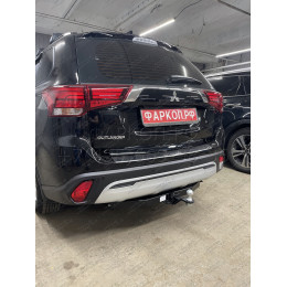 FA 0995-E Бизон Фаркоп на Mitsubishi Outlander 2012-2022 без подрезки бампера. Тип шара: E (легкосъемный шар под квадрат). Нагрузки: 3200/120 кг. Не комплектуется эл