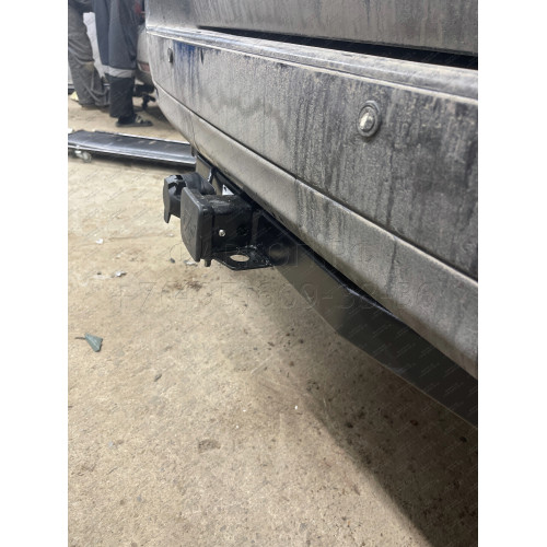 FA 1009-E Бизон Фаркоп на Toyota Land Cruiser Prado 150 2009-2023, Toyota Land Cruiser Prado 120 2002-2009 (3 точки крепления), Lexus GX 2003-2009, 2009-2023 без подрезки бампера. Тип шара: E (легкосъемный шар под квадрат). Нагрузки: 3500/120 кг. Не компл
