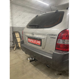 H204-A Лидер-плюс ТСУ для Hyundai Tucson 2004-2010, Kia Sportage 2005-2010 без снятия и выреза бампера. Нагрузки: 1500/75 кг, масса фаркопа 17,4 кг (без электрики в комплек