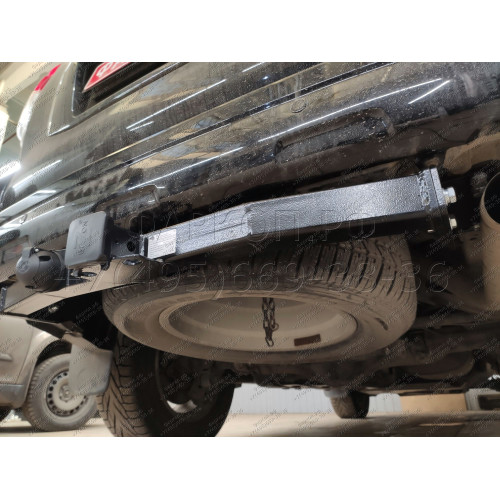 FA 1009-E Бизон Фаркоп на Toyota Land Cruiser Prado 150 2009-2023, Toyota Land Cruiser Prado 120 2002-2009 (3 точки крепления), Lexus GX 2003-2009, 2009-2023 без подрезки бампера. Тип шара: E (легкосъемный шар под квадрат). Нагрузки: 3500/120 кг. Не компл