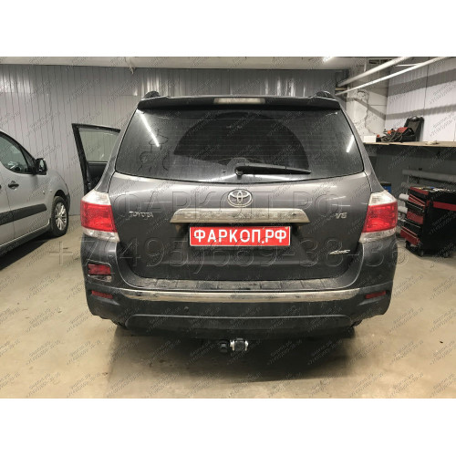 T068C GALIA Полностью оцинкованный фаркоп на Toyota Highlander 2010-2014. Тип шара: C (горизонтальный съемный). Требуется подрезка бампера. Нагрузки: 2500/120 кг, масса фаркопа 19,97 кг