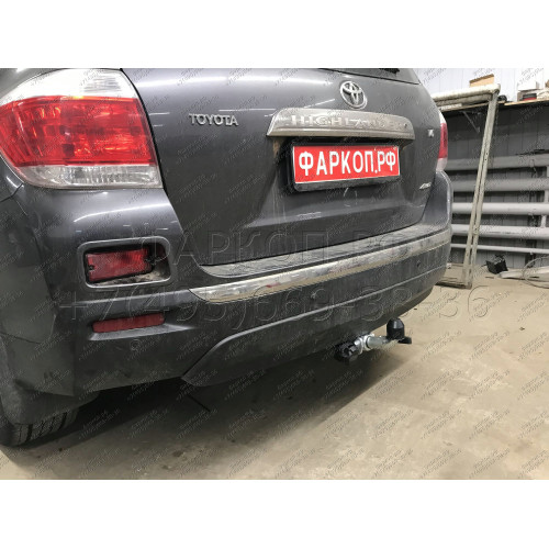 T068C GALIA Полностью оцинкованный фаркоп на Toyota Highlander 2010-2014. Тип шара: C (горизонтальный съемный). Требуется подрезка бампера. Нагрузки: 2500/120 кг, масса фаркопа 19,97 кг