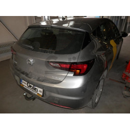 O067C GALIA Полностью оцинкованный фаркоп на Opel Astra K хетчбек 5 дверей 2015-2021. Подрозетник убирается за бампер. Тип шара: C (горизонтальный съемный). 