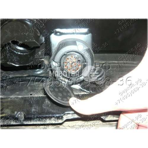 321736600001 WESTFALIA Фаркоп на Volkswagen Touareg 2002-2010, 2010-2018, Porsche Cayenne 2002-2010, 2010-2017. Быстросъемное вертикальное крепление шара на ключе. Нагрузки 3500/140 кг, масса фаркопа 34 кг
