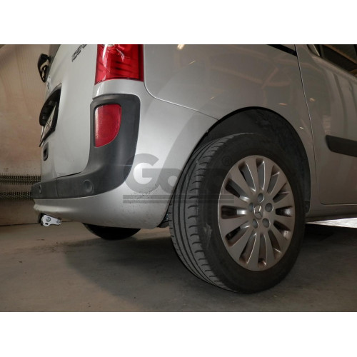 R086A GALIA Полностью оцинкованный фаркоп на Renault Kangoo 2010-2021, Mercedes Citan 2012-2021. Тип шара: A. Установка без снятия и выреза бампера. Нагрузки: 1200/75 кг, масса фаркопа 15,62 кг