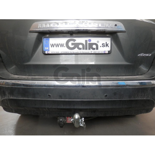 T068C GALIA Полностью оцинкованный фаркоп на Toyota Highlander 2010-2014. Тип шара: C (горизонтальный съемный). Требуется подрезка бампера. Нагрузки: 2500/120 кг, масса фаркопа 19,97 кг