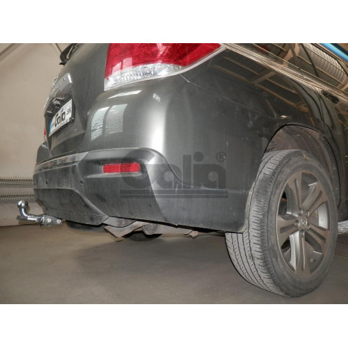 T068C GALIA Полностью оцинкованный фаркоп на Toyota Highlander 2010-2014. Тип шара: C (горизонтальный съемный). Требуется подрезка бампера. Нагрузки: 2500/120 кг, масса фаркопа 19,97 кг