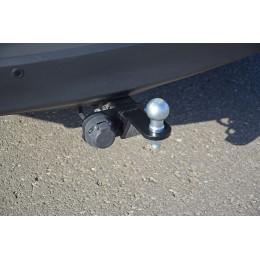 TRV-13-991122.00 PT GROUP Фаркоп на Toyota RAV4 2013-2019. Требуется подрезка бампера. Тип шара: E (легкосъемный шар под квадрат). Нагрузки: 2000/60 кг, масса фаркопа 21