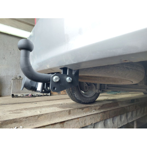H.T79.A HALTY Фаркоп на Toyota Wish 2WD/4WD 2003-2009, 2009-2017 без подрезки бампера. Тип шара: A. Нагрузки: 750/75 кг, масса фаркопа 15,3 кг