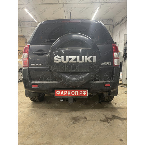 FA 0375-E Бизон Фаркоп на Suzuki Grand Vitara II 5 дверей 2005-2015. Требуется подрезка бампера. Тип шара: E (легкосъемный шар под квадрат). Нагрузки: 2600/120 кг. Не комплектуется электрикой