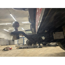 FA 0375-E Бизон Фаркоп на Suzuki Grand Vitara II 5 дверей 2005-2015. Требуется подрезка бампера. Тип шара: E (легкосъемный шар под квадрат). Нагрузки: 2600/120 кг. Не 