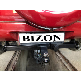 FA 0852-E Бизон Фаркоп на Suzuki Grand Vitara 3 двери 2005-2015 без подрезки бампера. Тип шара: E (легкосъемный шар под квадрат). Нагрузки: 2500/120 кг. Не комплекту