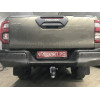 FA 0971-E Бизон Фаркоп на Toyota Hilux 2015-, JAC T6 2019-, JAC T8 2019-, JAC T8 Pro 2023-, Sollers ST6 2023-, Sollers ST8 2024- без подрезки бампера. Тип шара: E (легкосъемный шар под квадрат). Нагрузки: 3500/120 кг. Не комплектуется электрикой