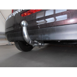 P042A GALIA Полностью оцинкованный фаркоп на Peugeot 208 хетчбек 2012-2019, Citroen C3 2016-. Подрозетник убирается за бампер. Тип шара: A. Невидимый вырез бампера