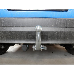 P042A GALIA Полностью оцинкованный фаркоп на Peugeot 208 хетчбек 2012-2019, Citroen C3 2016-. Подрозетник убирается за бампер. Тип шара: A. Невидимый вырез бампера