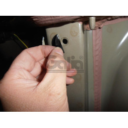 P042A GALIA Полностью оцинкованный фаркоп на Peugeot 208 хетчбек 2012-2019, Citroen C3 2016-. Подрозетник убирается за бампер. Тип шара: A. Невидимый вырез бампера