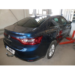 R100A GALIA Полностью оцинкованный фаркоп на Renault Megane GrandCoupe седан 2016-. Подрозетник убирается за бампер. Тип шара: A. Невидимый вырез бампера. Нагру