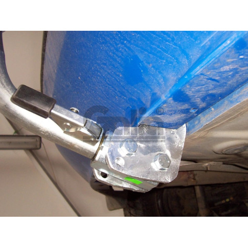 S081C GALIA Полностью оцинкованный фаркоп на Skoda Fabia хетчбек 2000-2007, 2007-2014. Подрозетник убирается за бампер. Тип шара: C (горизонтальный съемный). Невидимый вырез бампера. Нагрузки: 1200/50 кг, масса фаркопа 14,17 кг