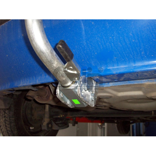 S081C GALIA Полностью оцинкованный фаркоп на Skoda Fabia хетчбек 2000-2007, 2007-2014. Подрозетник убирается за бампер. Тип шара: C (горизонтальный съемный). Невидимый вырез бампера. Нагрузки: 1200/50 кг, масса фаркопа 14,17 кг