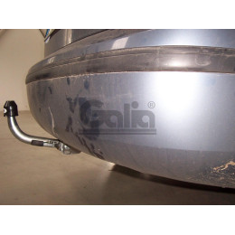 S088C GALIA Полностью оцинкованный фаркоп на Skoda Superb I 2002-2008, Volkswagen Passat B5 седан/универсал 1996-2005. Выхлопная труба с левой стороны. Подрозетник убира