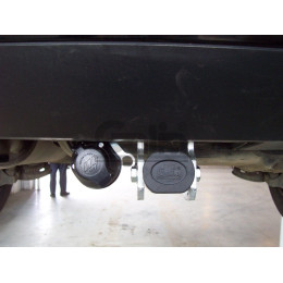 S088C GALIA Полностью оцинкованный фаркоп на Skoda Superb I 2002-2008, Volkswagen Passat B5 седан/универсал 1996-2005. Выхлопная труба с левой стороны. Подрозетник убира