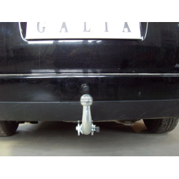 S088C GALIA Полностью оцинкованный фаркоп на Skoda Superb I 2002-2008, Volkswagen Passat B5 седан/универсал 1996-2005. Выхлопная труба с левой стороны. Подрозетник убира