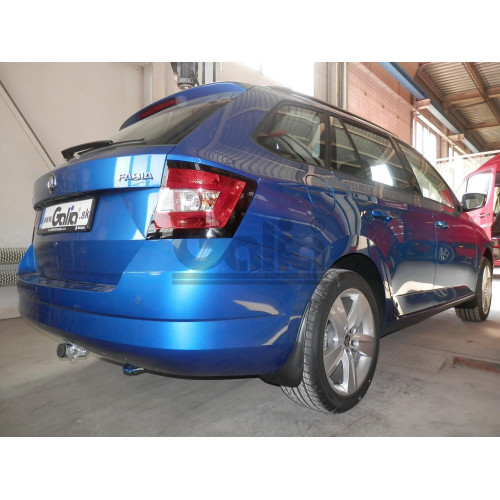 S111A GALIA Полностью оцинкованный фаркоп на Skoda Fabia универсал 2015-2021. Подрозетник убирается за бампер. Тип шара: A. Невидимый вырез бампера. Нагрузки: 1200/75 кг, масса фаркопа 11,32 кг