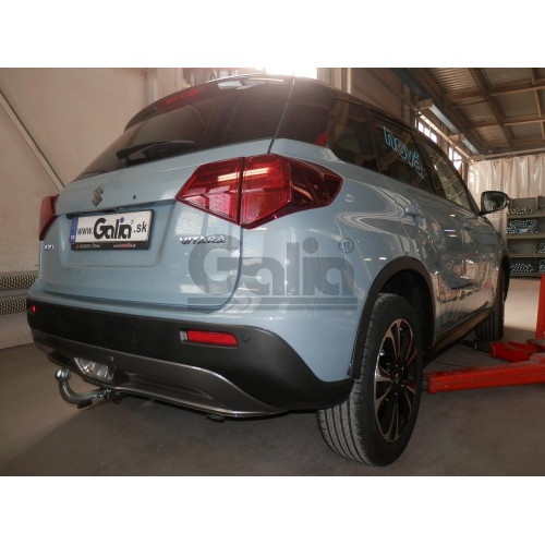 S112V GALIA Полностью оцинкованный фаркоп на Suzuki Vitara 2015-2018, 2018-, Suzuki SX4 S-Cross 2013-2021, 2021- 2WD/4WD. Тип шара: AV (вертикальное быстросъемное крепление шара на ключе), установленный крюк закрывает противотуманный фонарь. Невидимый выр