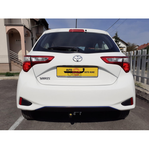 T069C GALIA Полностью оцинкованный фаркоп на Toyota Yaris 2014-2020. Тип шара: C (горизонтальный съемный). Установка без выреза бампера. Нагрузки: 1050/60 кг, масса фаркопа 14,6 кг