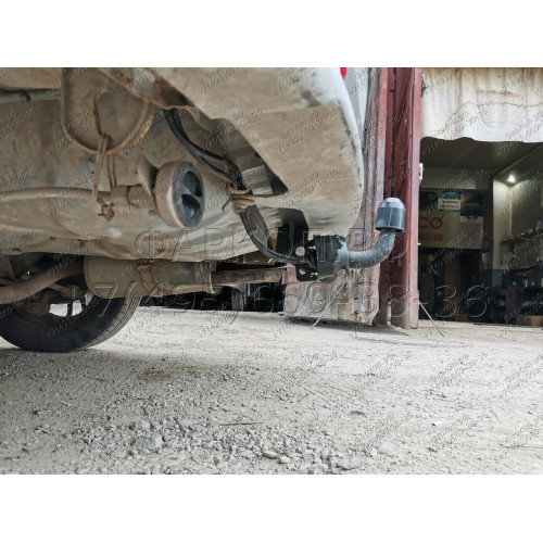 H.T72.A HALTY Фаркоп на Toyota Sprinter Carib 1995-2002 без подрезки бампера. Тип шара: A. Нагрузки: 750/75 кг, масса фаркопа 12,4 кг
