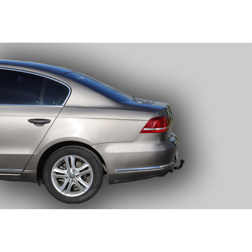 V130-A Лидер-плюс ТСУ для Volkswagen Passat B7 2010-2015. Требуется подрезка бампера. Нагрузки: 1300/75 кг, масса фаркопа 12,4 кг (без электрики в комплекте)
