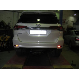3714.21 SHERIFF Фаркоп на Toyota Fortuner 2 2017- без подрезки бампера. Тип шара: E. Нагрузки: 2800/120 кг, масса фаркопа 28,6 кг (без электрики в комплекте)